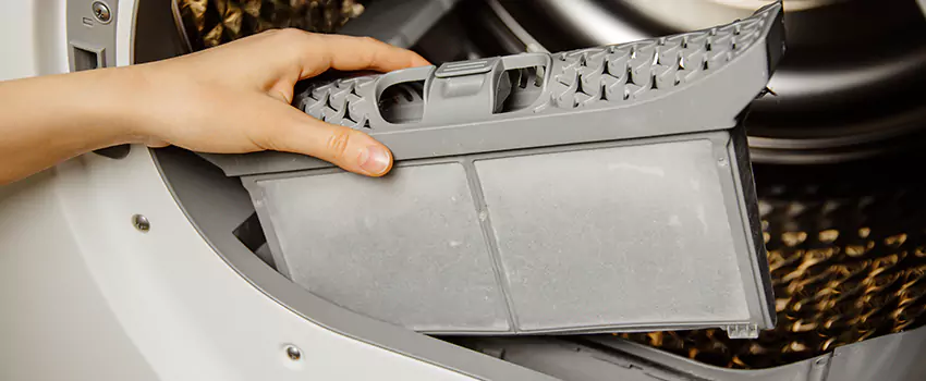 Signs Of A Clogged Dryer Lint Trap in Islip, New York